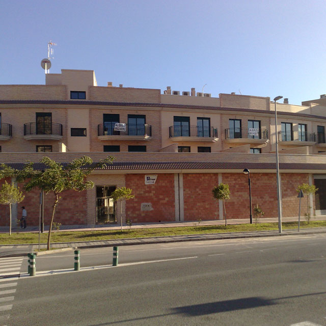 Plurifamiliares e institucional